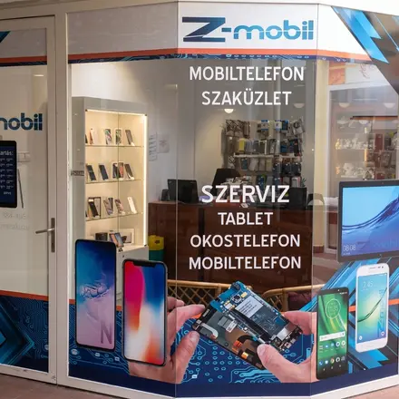 Z-mobil mobiltelefon adás-vétel és szerviz bejárata a komáromi Millenium Üzletház földszintjén.